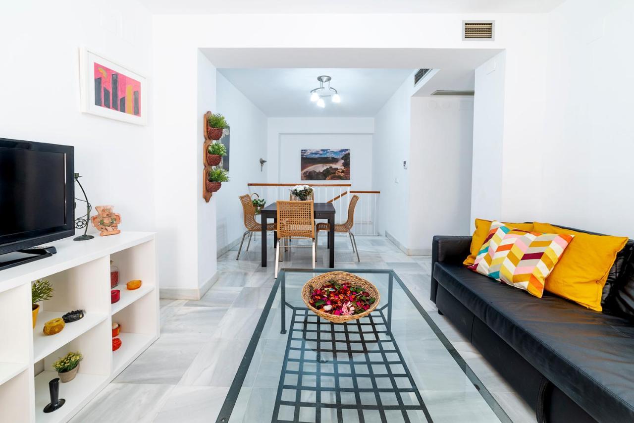 Alohamundi Almansa Apartment Sevilla Bagian luar foto