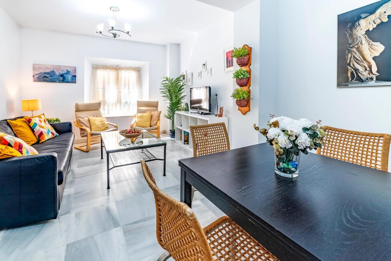 Alohamundi Almansa Apartment Sevilla Bagian luar foto